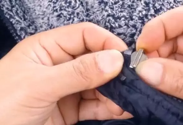 衣服拉鏈壞了?用這一招,輕輕一拉就能更換拉鏈頭,太實用了