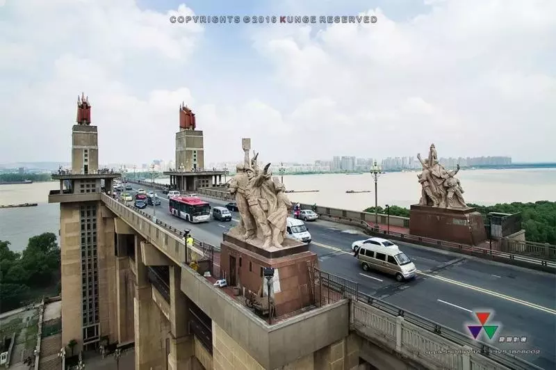 重現雄姿!中國南京長江大橋公路橋正式恢復通行!