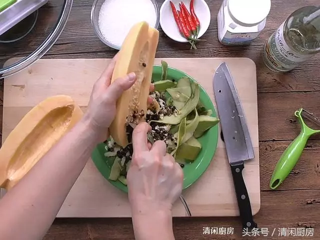 木瓜不用成熟吃了,告訴你這種新吃法,糖醋腌一腌,清脆又酸爽