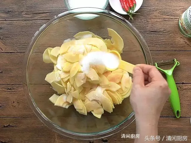 木瓜不用成熟吃了,告訴你這種新吃法,糖醋腌一腌,清脆又酸爽