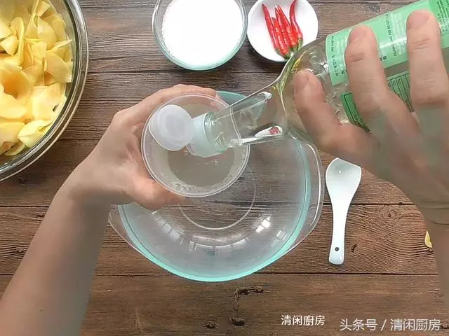 木瓜不用成熟吃了,告訴你這種新吃法,糖醋腌一腌,清脆又酸爽
