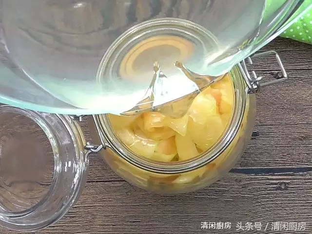 木瓜不用成熟吃了,告訴你這種新吃法,糖醋腌一腌,清脆又酸爽
