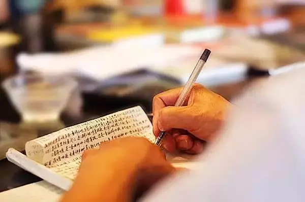 值得所有家長學習!這些名人寫給孩子的信,看哭了!