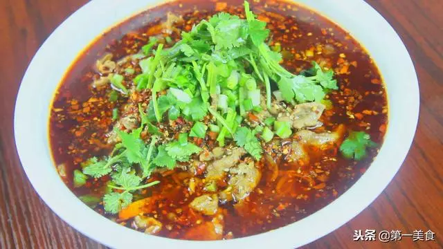 廚師長教你做正宗的水煮牛肉,學會這道水煮牛肉,火鍋都不想吃了