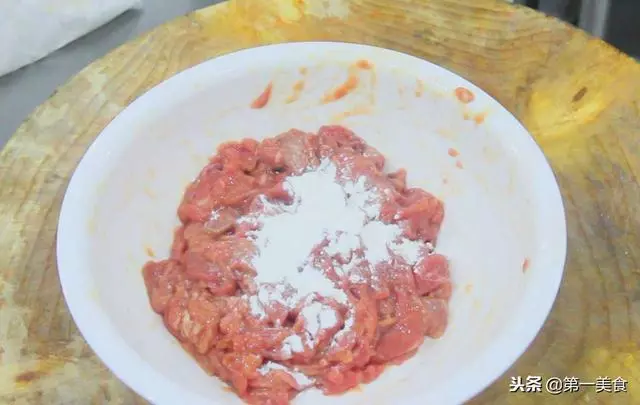 廚師長教你做正宗的水煮牛肉,學會這道水煮牛肉,火鍋都不想吃了