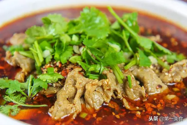 廚師長教你做正宗的水煮牛肉,學會這道水煮牛肉,火鍋都不想吃了