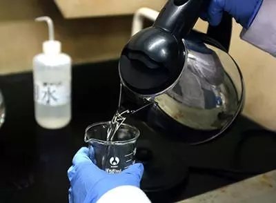 電熱水壺燒水比塑膠還毒?內行人教你1招,燒水比礦泉水還要乾凈!