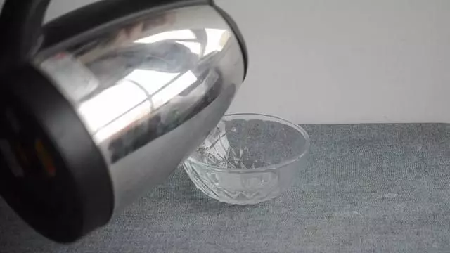 「牙疼起來真要命」,嘴裡含上它,3秒快速止痛,不知道就可惜了!