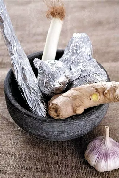 生薑買太多了,放久容易乾癟?別急,教你一招保存生薑,放再久都可以!超實用哦!