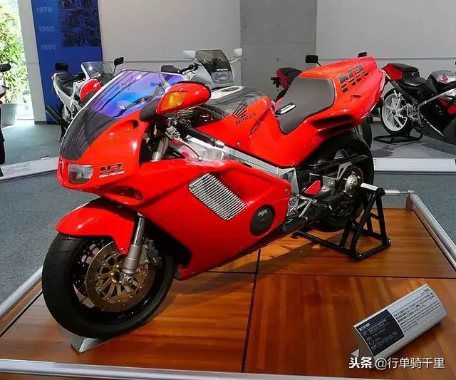 國寶級跑車本田NR750,渾身充滿了黑科技