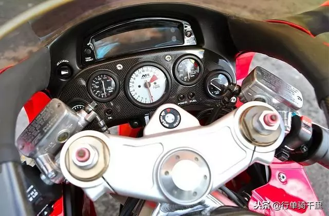 國寶級跑車本田NR750,渾身充滿了黑科技