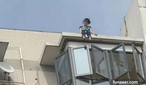 「媽媽我去天堂了,這裡太累了!」她說完後跳下21樓!殺死她的兇手竟然是…任誰都想不到!!