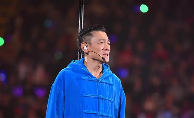 任達華為劉德華演唱會發聲:一位敬業的偶像,早日康復!