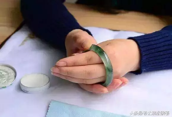 手鐲萬萬不可亂戴,左、右手含義各不相同,看完你就懂了!