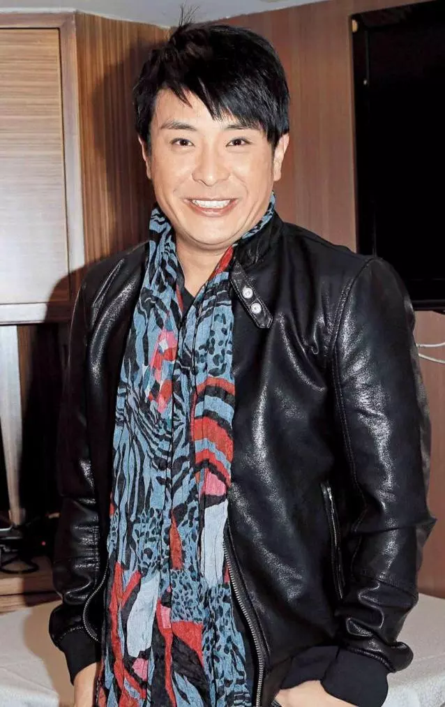被TVB無辜解約藝人梁思浩賣甜品起家,如今賺過億分店開到內地