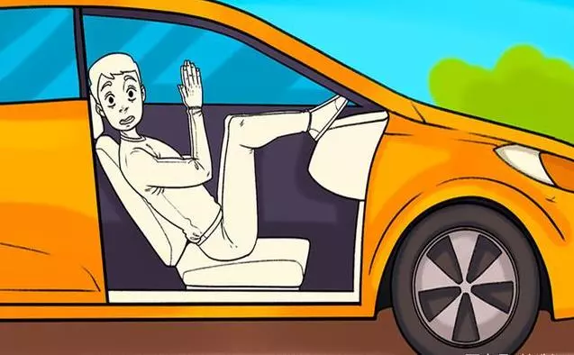 把雙腳放在汽車儀錶板上好舒服?她的慘痛經歷會讓你不敢再這麼做