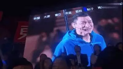 劉德華57歲連唱20場導致發炎失聲,女粉絲拒絕退票,理由令人淚目!