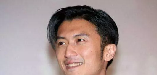 冤!被捲入張柏芝「三胎父親」風波後,謝霆鋒再度被曝和楊冪有瓜!