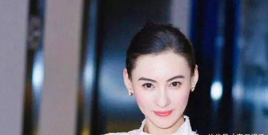 冤!被捲入張柏芝「三胎父親」風波後,謝霆鋒再度被曝和楊冪有瓜!