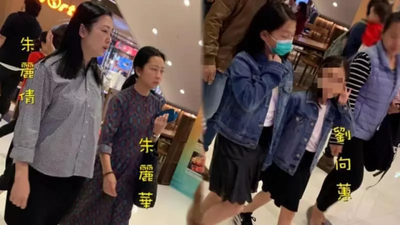 劉德華妻子帶女兒出街穿著樸素,劉向蕙全身照曝光長腿吸睛!