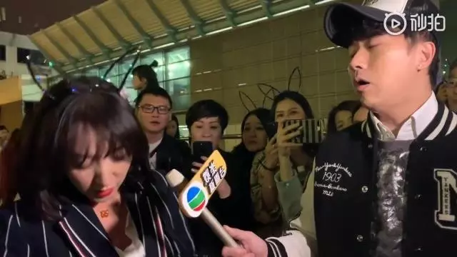 劉德華57歲連唱20場導致發炎失聲,女粉絲拒絕退票,理由令人淚目!