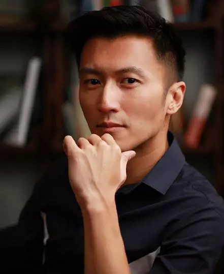 謝霆鋒本人回應,「會做一個好父親」,王菲對此「冷眼旁觀」!
