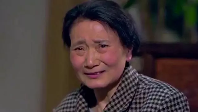 兒子娶媳婦,婆婆聽說是二婚不讓進家門,兒媳一言,癱坐在地