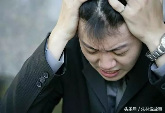 新年將至,兒子給繼母六千她回兩萬,提個要求兒子淚如雨下