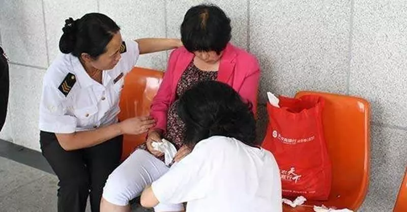 暈車別再傻傻吃暈車藥,司機大哥教你一招,讓你從此告別暈車嘔吐!