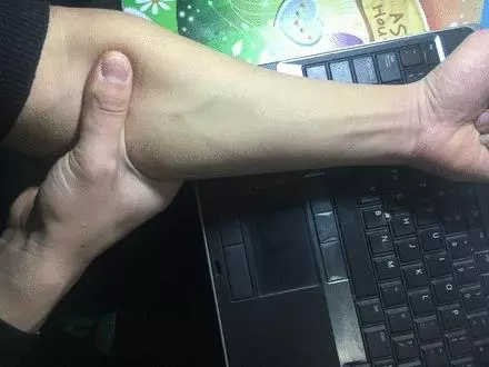 引起失眠的原因很多,教你三個穴位來調理,睡眠一天比一天好!