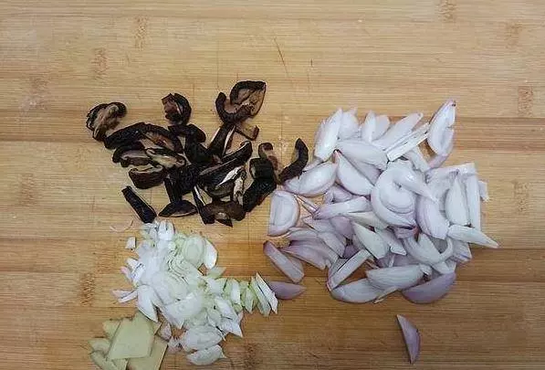 滷肉飯做法,簡單好做又下飯,香味撲鼻而來