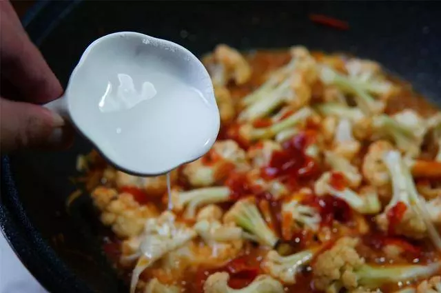 花菜這種做法,比吃肉還香,我家孩子隔三岔五吵著要吃!