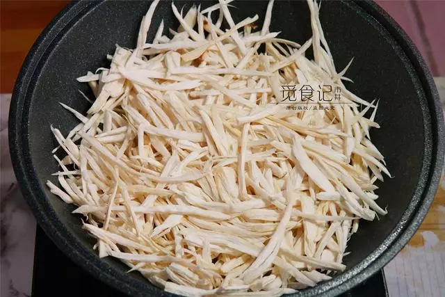 做杏鮑菇,千萬不要直接炒,這做法能饞死人,孩子超愛吃!