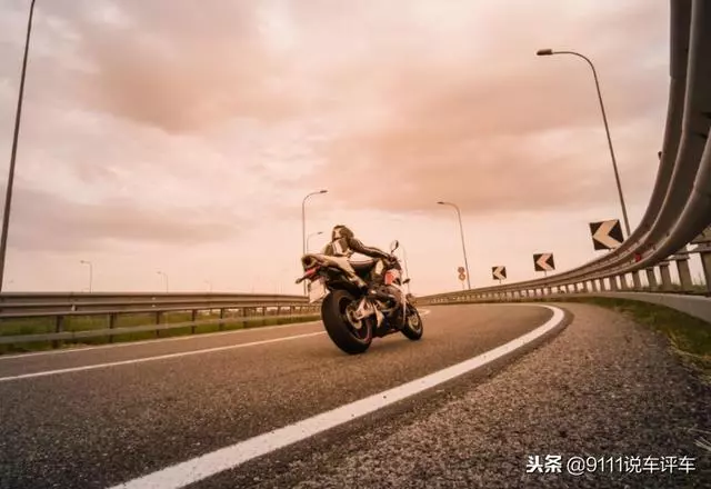 到底是誰說不能讓摩托車上高速?一個一直在「撕」 的話題!