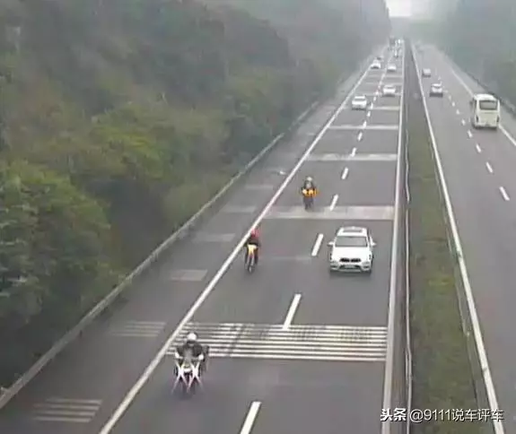 到底是誰說不能讓摩托車上高速?一個一直在「撕」 的話題!