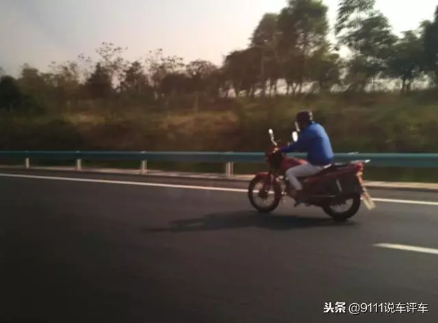 到底是誰說不能讓摩托車上高速?一個一直在「撕」 的話題!