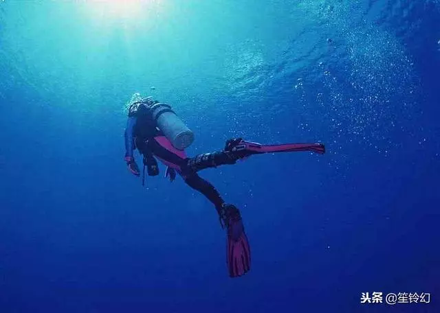 人類能否潛至海下10000米?科學家:海底的情景足以嚇退人類