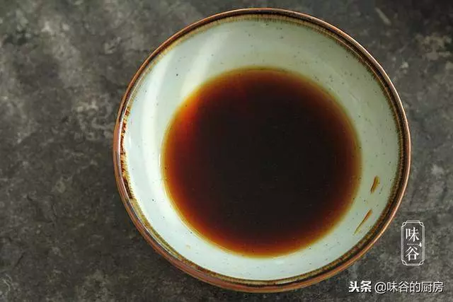五花肉這樣吃,瞬間高大上,十幾分鐘就做好,宴客絕對撐場面!