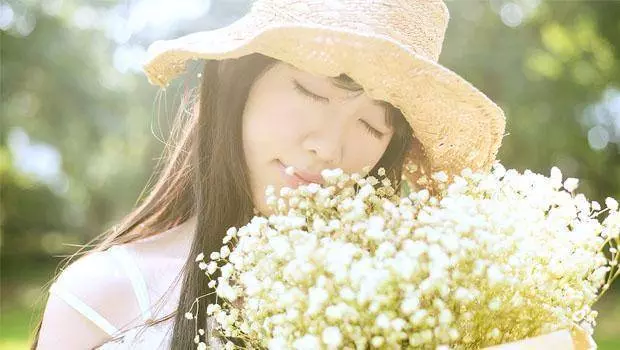 父親走後,哥哥變成了瘋子,五年後妹妹結婚,才知哥哥裝瘋的真相