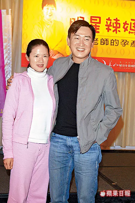 王識賢結婚13年「為3女甘願挽袖當煮夫」「愛女約會幫出錢」私下超級女兒控