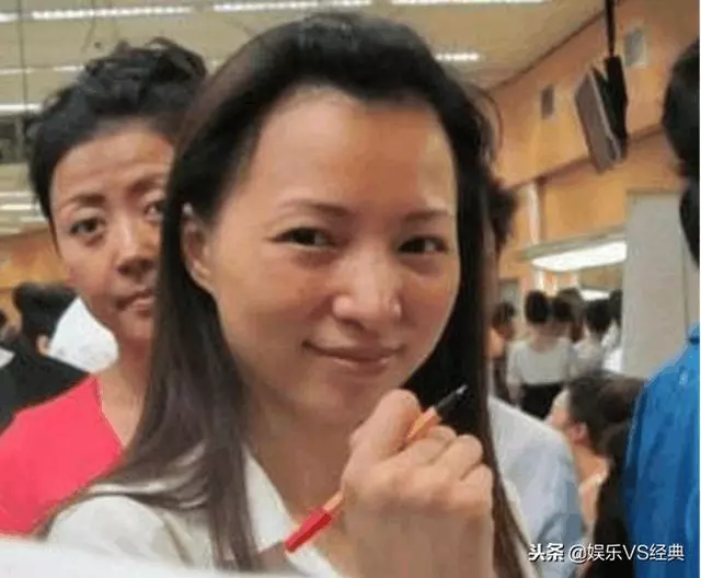 素顏走在街上,無人識的6位女星,是醜到哭還是判若兩人!