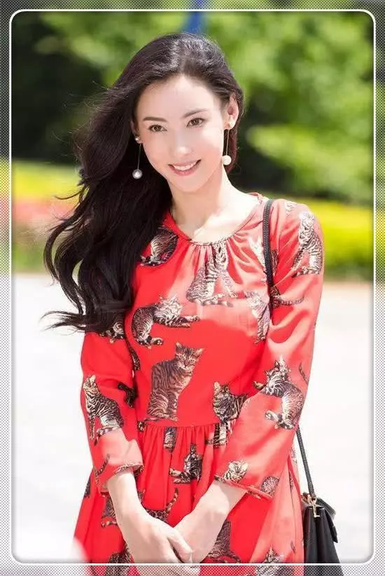 張柏芝三胎後首次現身,遇記者閉口不談,可二兒子的舉動說明一切!