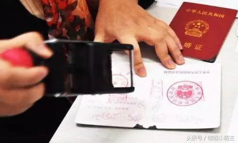 結婚岳母沒要彩禮,她生病我轉帳兩萬,兒子說一話,我愣在原地