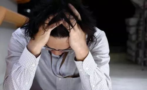 女友提出同居,俺無奈把第一次給了她,隔天睜開眼,生不如死!