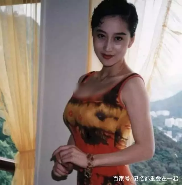 李連傑兩個女兒近照曝光,長成這模樣,網友:比成龍女兒強太多!
