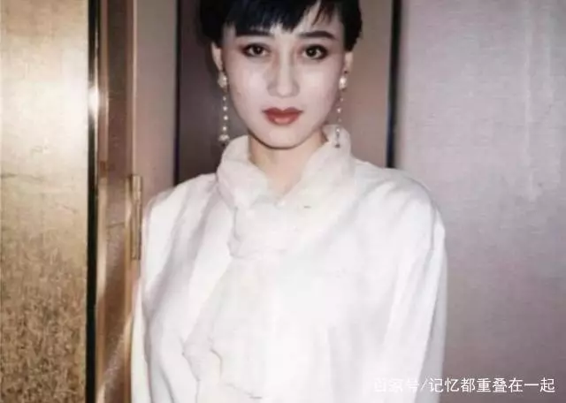 李連傑兩個女兒近照曝光,長成這模樣,網友:比成龍女兒強太多!