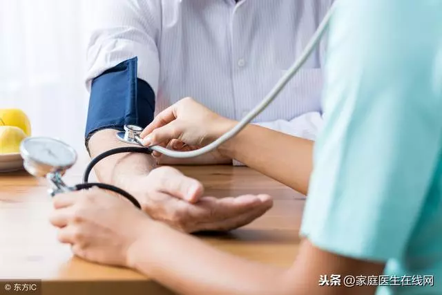 醫生勸告:量血壓時做了這6件事,那你量的血壓值都是「假的」!