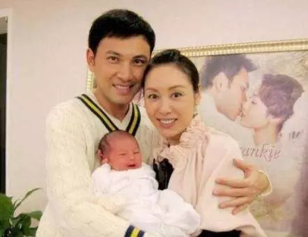 48歲郭可盈曬與林文龍合照,兩人因戲生情相戀23年,女兒繼承美貌
