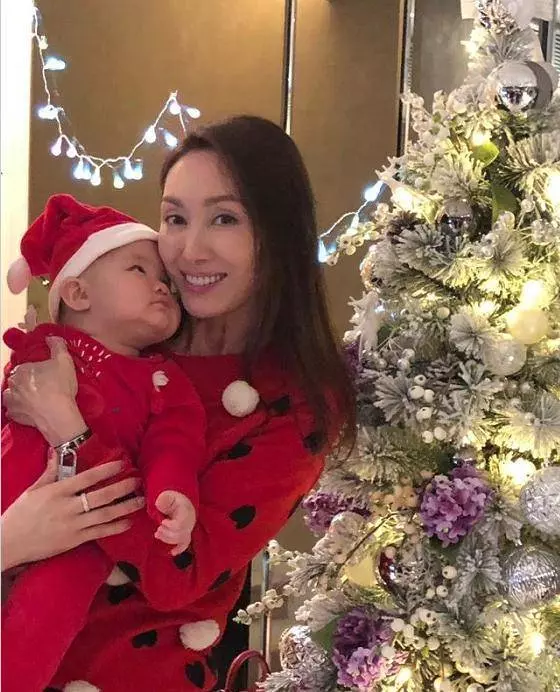 48歲郭可盈曬與林文龍合照,兩人因戲生情相戀23年,女兒繼承美貌