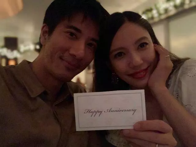 王力宏李靚蕾首曬全家福,倆女兒似雙胞胎,兒子頭髮茂密像小火山!